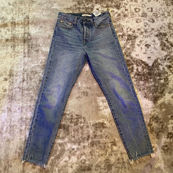 Levi’s wedgie high rise snug fit in blue - Picture 3 of 4